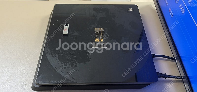 PS4 슬림 파이널판타지 루나에디션 9.00 1TB 팝니다.--1